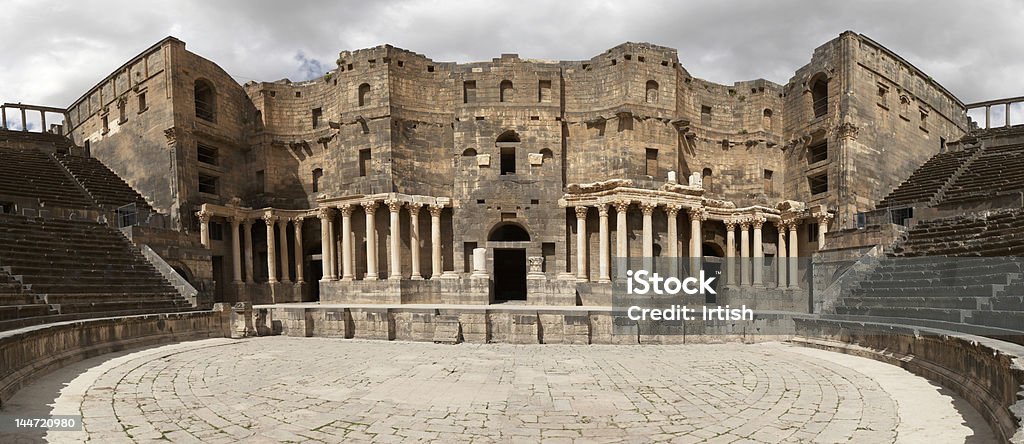 Античный Римский Амфитеатр в Bosra (Сирия - Стоковые фото Амфитеатр роялти-фри
