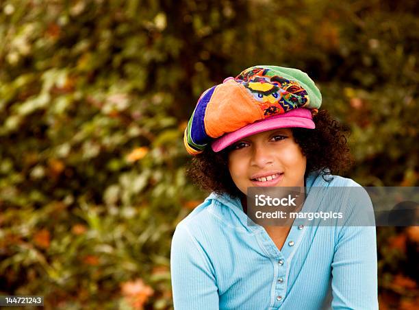 Улыбка Стильная Шляпа — стоковые фотографии и другие картинки Африканская этническая группа - Африканская этническая группа, Афро, Весёлый