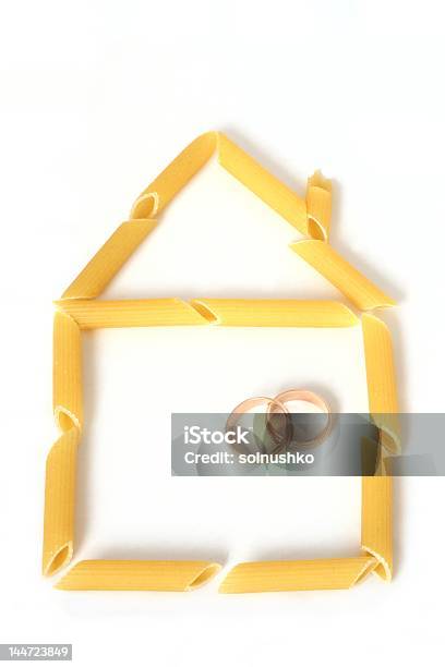 Pasta Homeschild Mit Hochzeitsringe Stockfoto und mehr Bilder von Abstrakt - Abstrakt, Arrangieren, Bauwerk