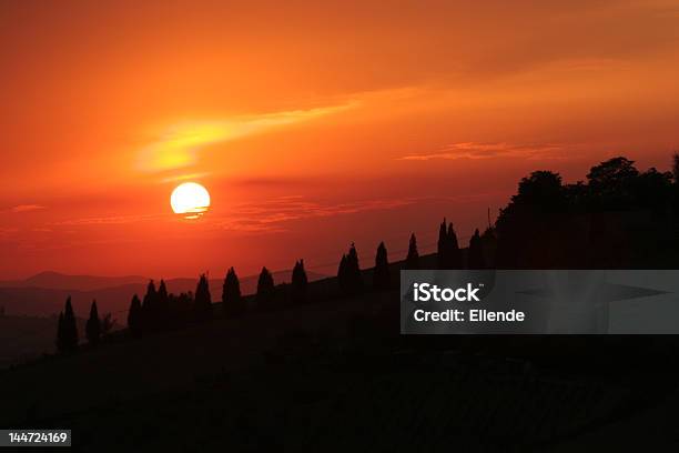 Sonnenuntergang In Der Toskana Stockfoto und mehr Bilder von Himmel - Himmel, Rot, Zypresse