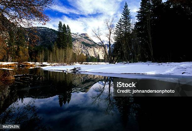 Yosemitesee Stockfoto und mehr Bilder von Baum - Baum, Blau, Eis