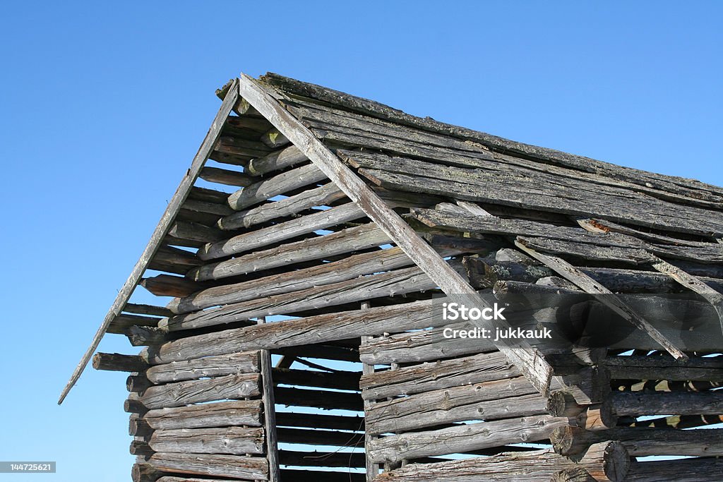 Antigua casa de madera - Foto de stock de Acontecimientos en las noticias libre de derechos