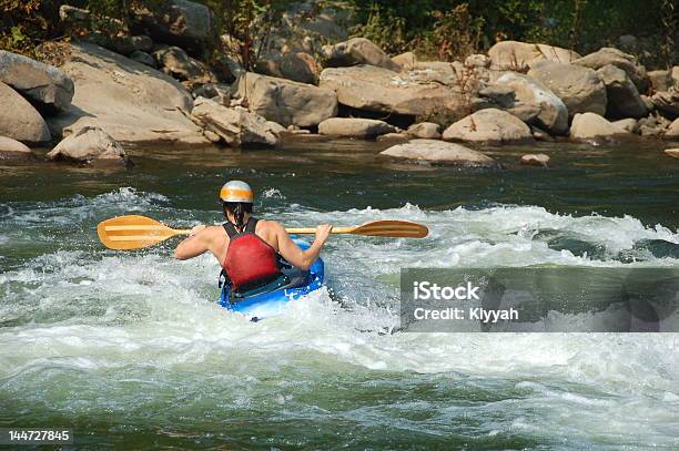 Kajakfahren Stockfoto und mehr Bilder von Kanu - Kanu, Wildwasser - Fluss, Aktivitäten und Sport