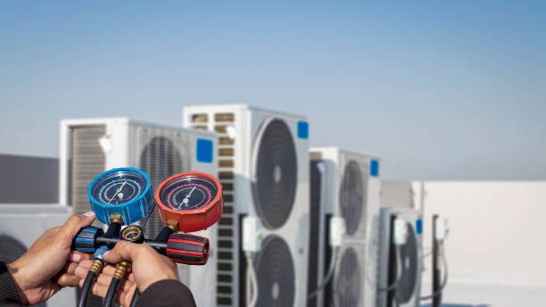 istock Car air conditioner check service, leak detection, fill refrigerant. 1447301187