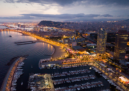 Costa de Barcelona en la noche photo