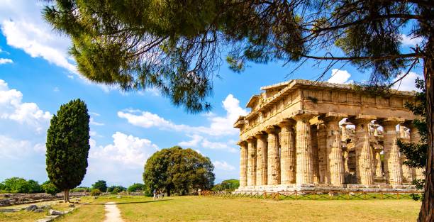 paestum, tempio di nettuno o hera ii. italia - temple of neptune foto e immagini stock