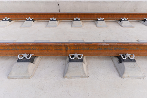 Rail clamp for fixing rail