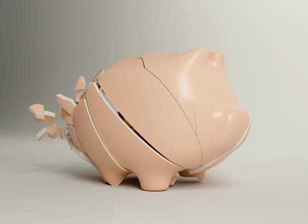 istock Smashing Ceramic Piggy Bank 1447373517