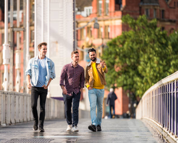 istock Friends in London at the weekend 1447400654