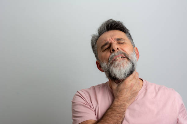 istock Throat pain 1447452522