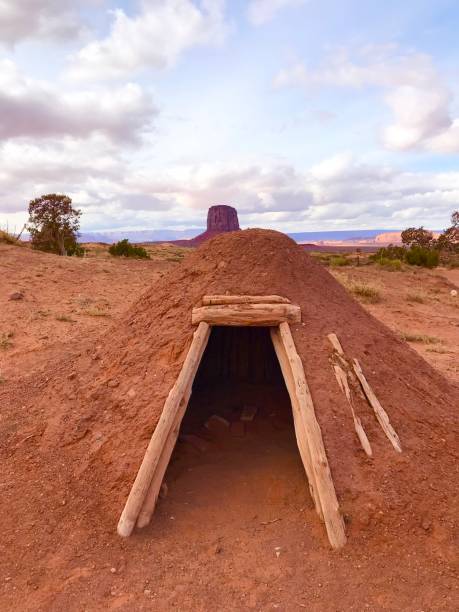 istock Navajo Hogan 1447557181