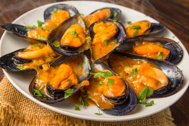 Mussels with marinara sauce