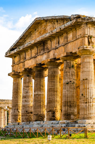 paestum, tempio di nettuno o hera ii. italia - temple of neptune foto e immagini stock