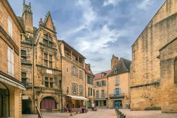 istock Square in Sarlat-la-Caneda, France 1447698147