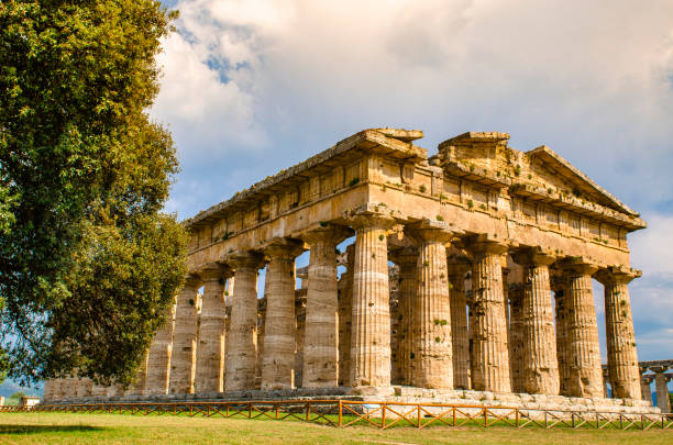 paestum, tempio di nettuno o hera ii. italia - temple of neptune foto e immagini stock