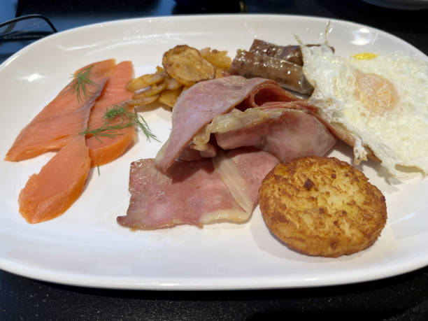istock Hot cooked full English breakfast 1447717268