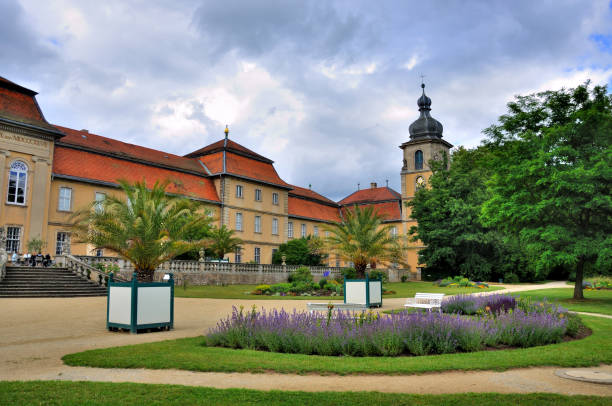 natureza do parque de verão do schloss fasanarie em fulda, hessen, ger - sandor palace - fotografias e filmes do acervo