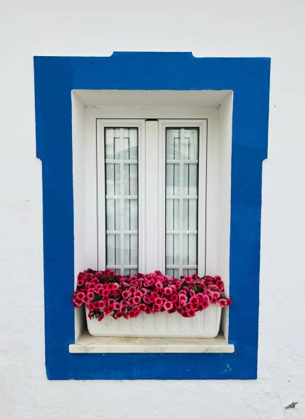 presents on the wall obidos