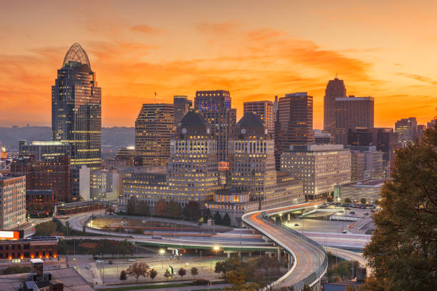 istock Cincinnati, Ohio, USA Cityscape 1447908494