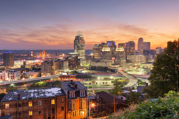 istock Cincinnati, Ohio, USA Cityscape 1447908539
