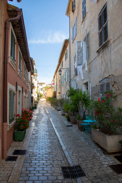 istock Alleys of Saint-Tropez 1447947286