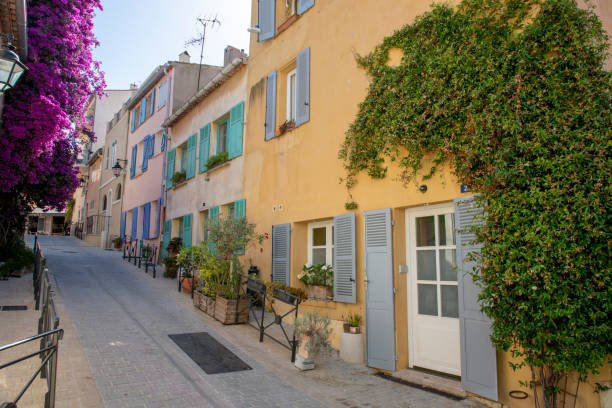 istock Alleys of Saint-Tropez 1447947289