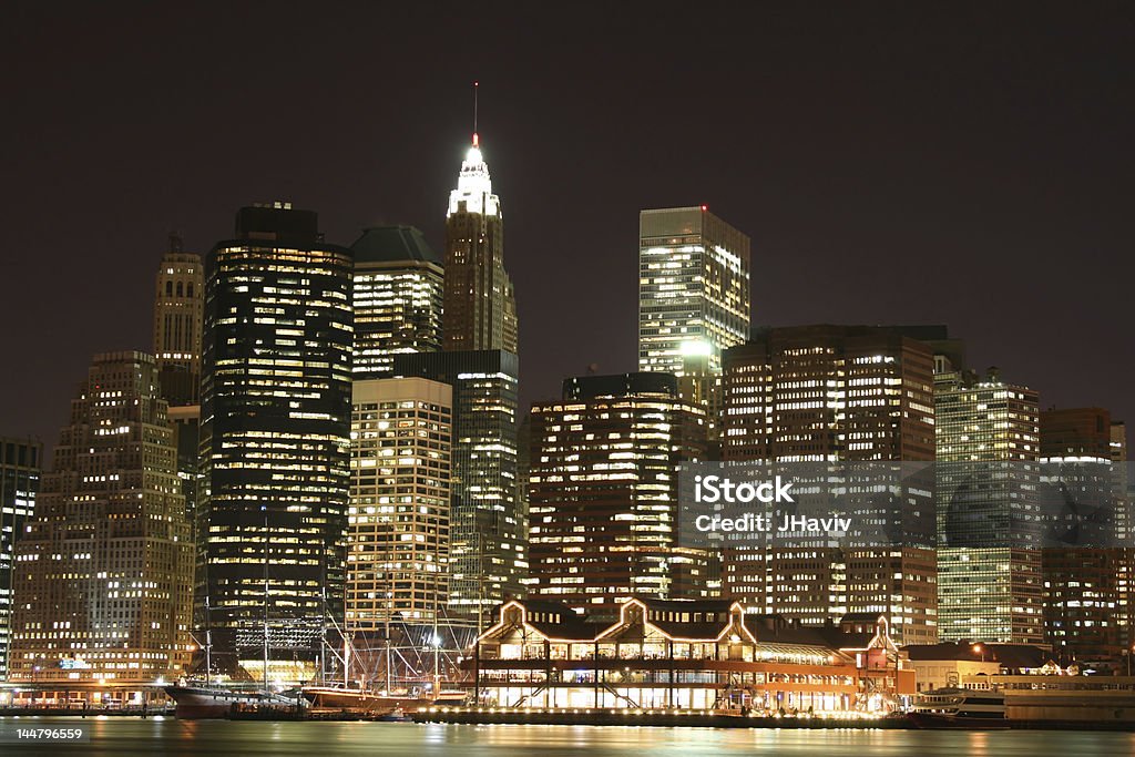 Horizonte de Manhattan à noite, luzes - Foto de stock de Arquitetura royalty-free