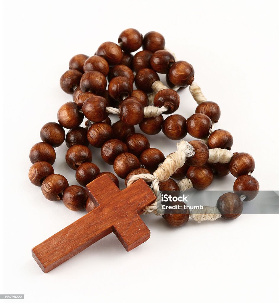 rosary sobre blanco - Foto de stock de Accesorio personal libre de derechos