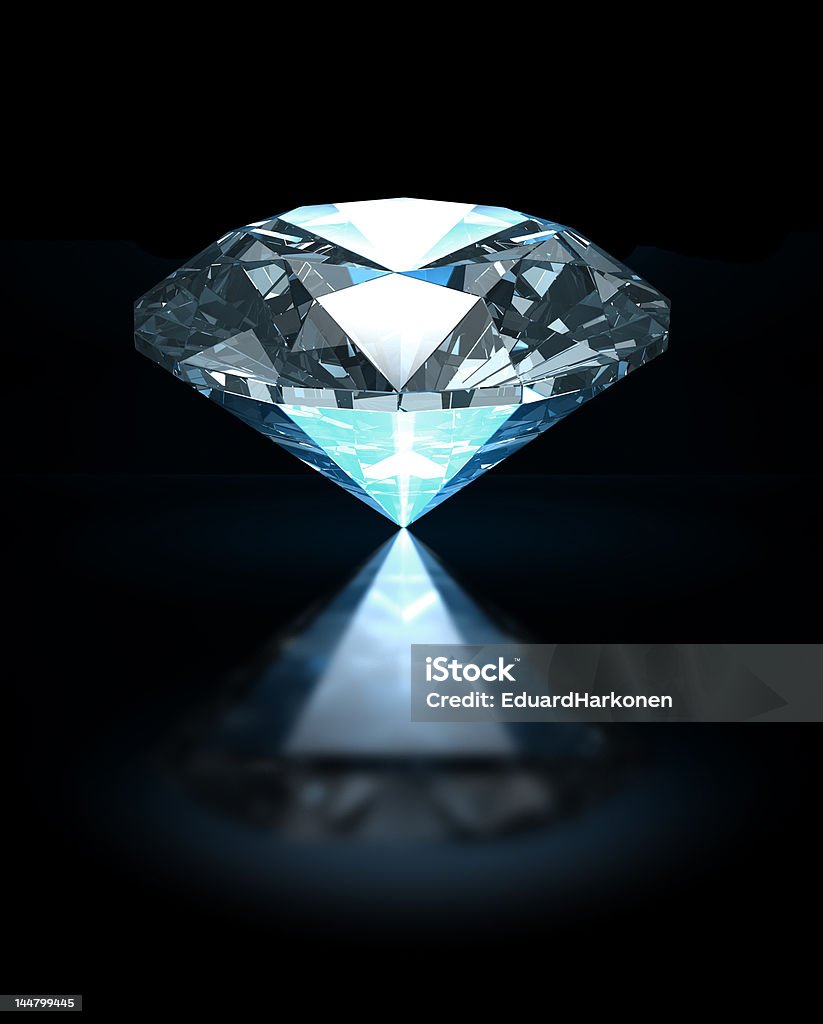 Diamant bleu sur fond noir - Photo de Diamant - Pierre précieuse libre de droits