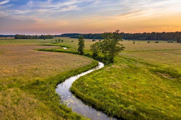 vue aérienne koningsdiep - horizon over water white green blue photos et images de collection