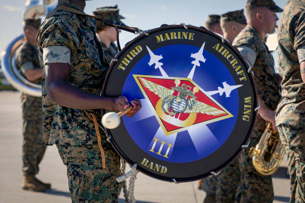 マリンドラマー - marine corps air station miramar airshow san diego california marines ストックフォトと画像