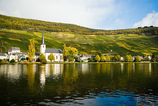 istock small village along the mosel 144800969