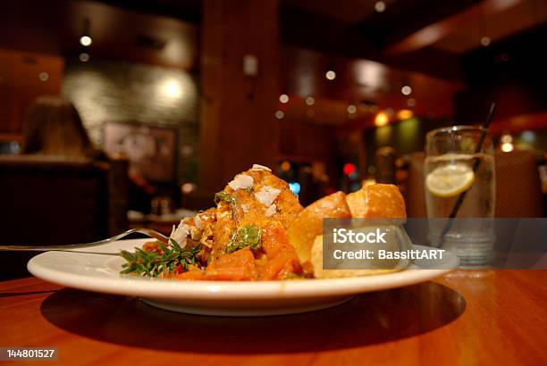 Foto de Onde Comer e mais fotos de stock de Alecrim - Alecrim, Almoço, Batatas Prontas