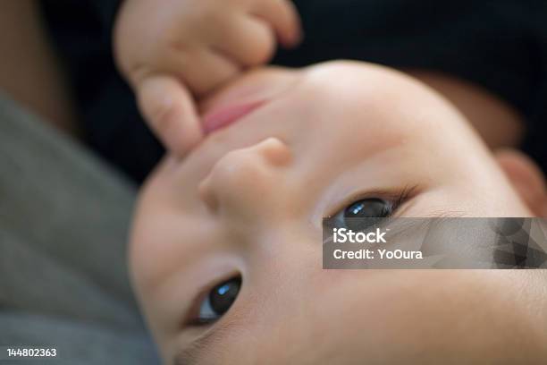 집게손가락 아기에 대한 스톡 사진 및 기타 이미지 - 아기, 일본 민족, 클로즈업
