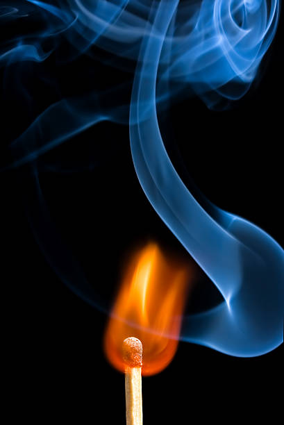 abbinare flame e smoke - arson black bright burning foto e immagini stock