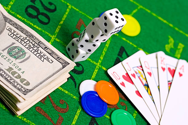 casino vida - dice currency gambling risk fotografías e imágenes de stock