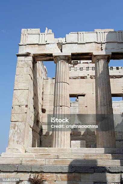 Entrada A La Acrópolis Foto de stock y más banco de imágenes de Acrópolis - Atenas - Acrópolis - Atenas, Arquitectura, Atenas - Grecia