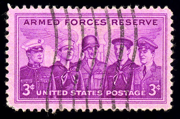 Streitkräfte Reserve Stempel von 1955, isoliert auf Schwarz – Foto