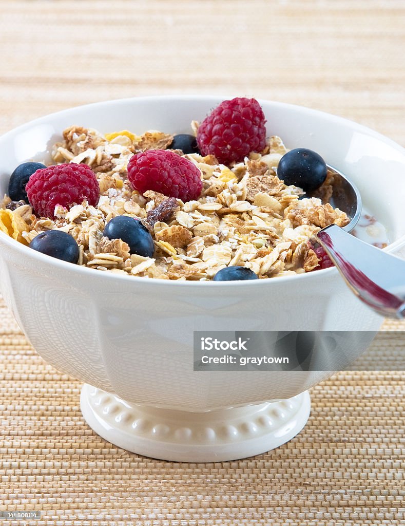 Muesli com framboesas e Mirtilos - Royalty-free Alimentação Saudável Foto de stock