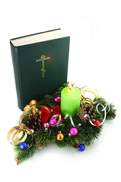 weihnachten zeit! - bible candle book law stock-fotos und bilder