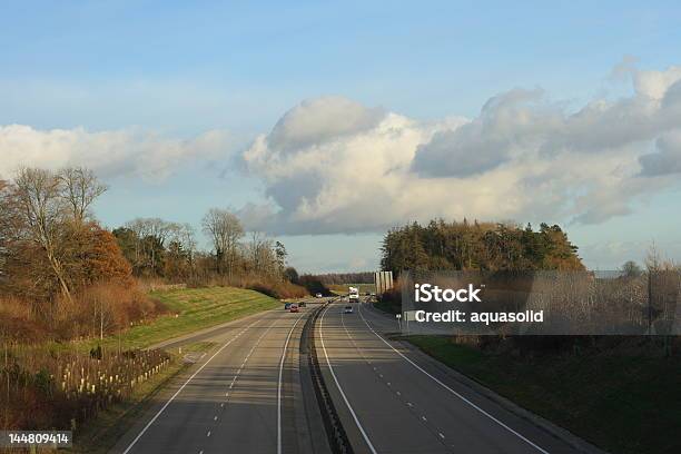 Foto de Evite A Estrada De Pista Dupla Ou e mais fotos de stock de A caminho - A caminho, Autoestrada, Caminhão