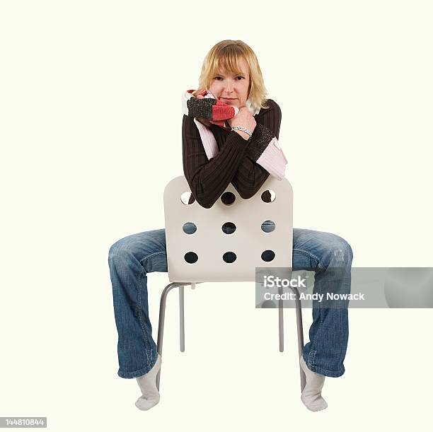 여자 의자 위에 1 앉음에 대한 스톡 사진 및 기타 이미지 - 앉음, 여자, 의자