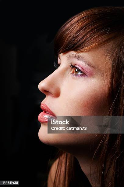 Makeup Stockfoto und mehr Bilder von Attraktive Frau - Attraktive Frau, Auge, Augenbraue