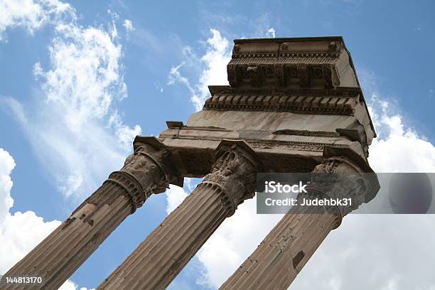 Arquitectura Antigua Roma Foto de stock y más banco de imágenes de Columna arquitectónica - Columna arquitectónica, Tres animales, Tres personas