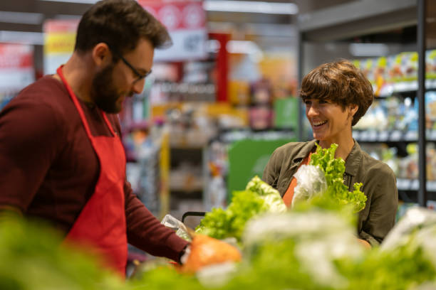 istock Conversation between sellers and buyers. 1448410005