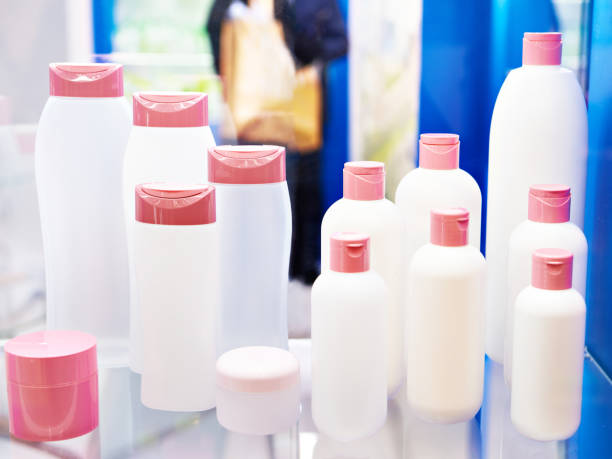 istock Plastic cosmetic bottles and shampoo in store 1448441050