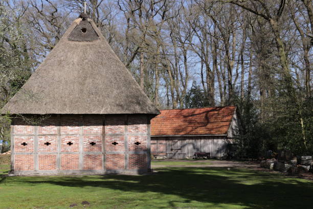 April 16, 2022, Bad Zwischenahn: Sunny spring day in the spa park of Bad Zwischenahn