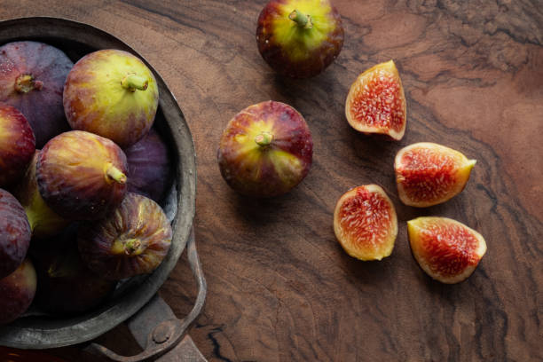 istock figs in an antique copper 1448475003