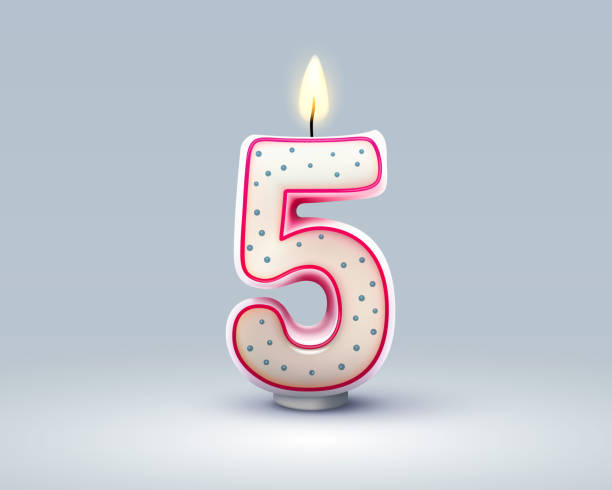 人の誕生日の誕生日、今年の数字5の形でキャンドルの誕生日の周年をおめでとうございます。ベクトル - fifth birthday点のイラスト素材／クリップアート素材／マンガ素材／アイコン素材