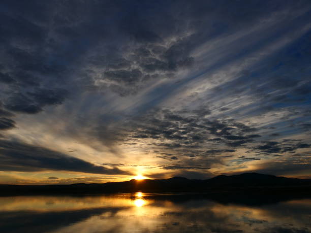 istock La Palme pond, setting sun, Aude 1448584087
